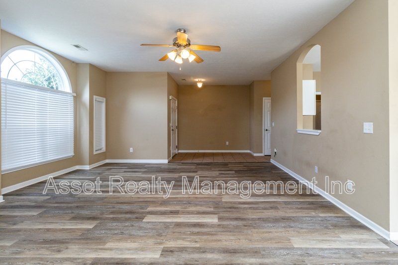 506 Drakewood Dr property image