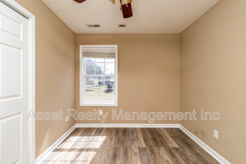 506 Drakewood Dr property image