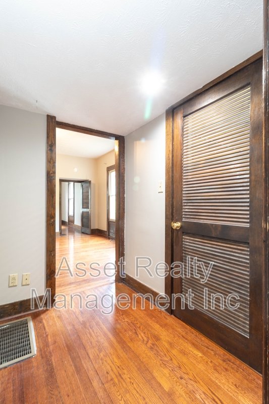 820 Luttrell Street - 1 property image