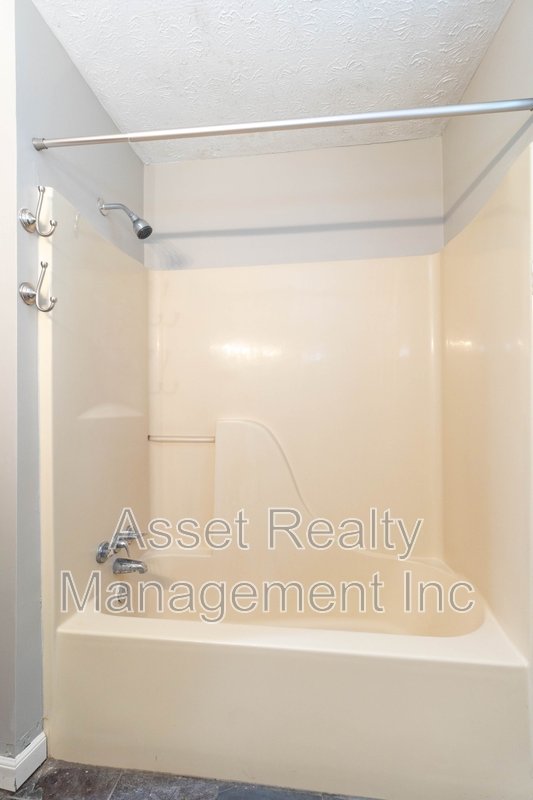 820 Luttrell Street - 1 property image