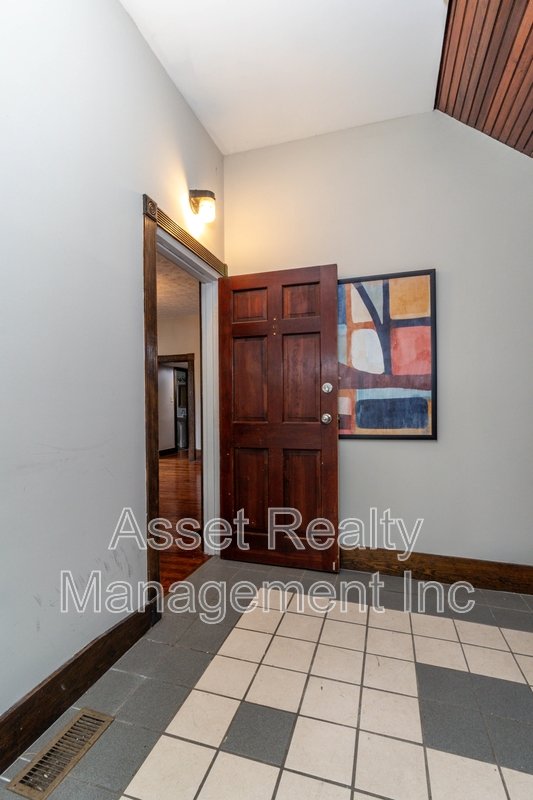 820 Luttrell Street - 1 property image