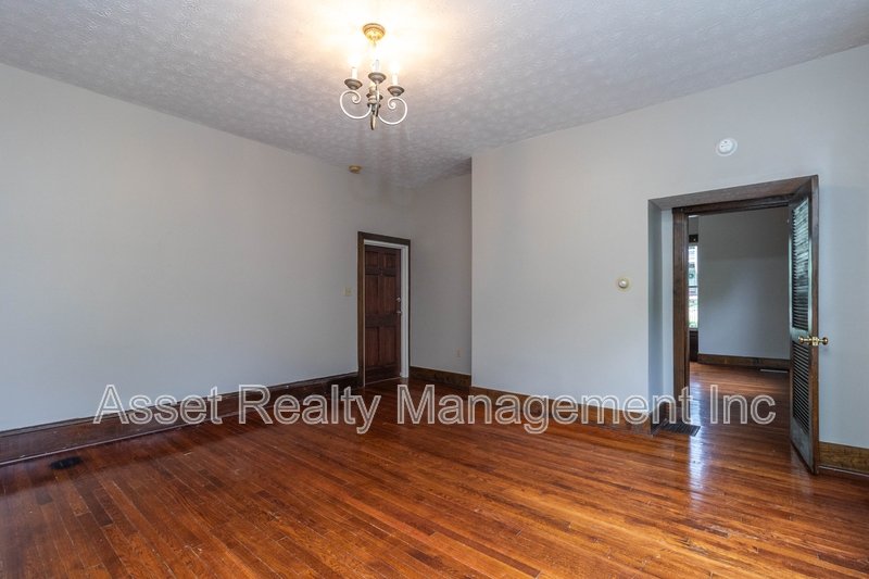 820 Luttrell Street - 1 property image