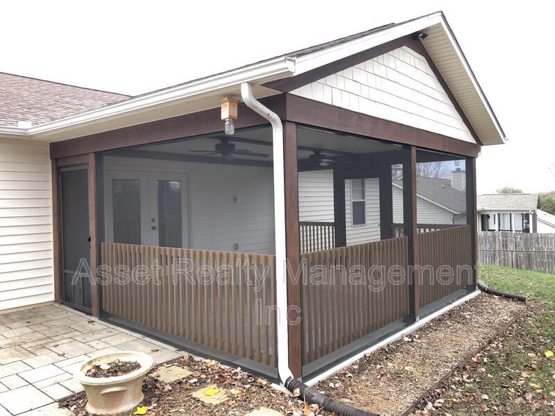 5616 Jamaica Lane property image