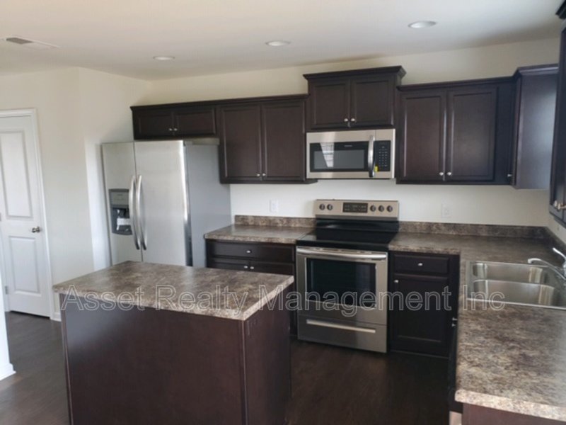 2545 Cottonwood Drive property image