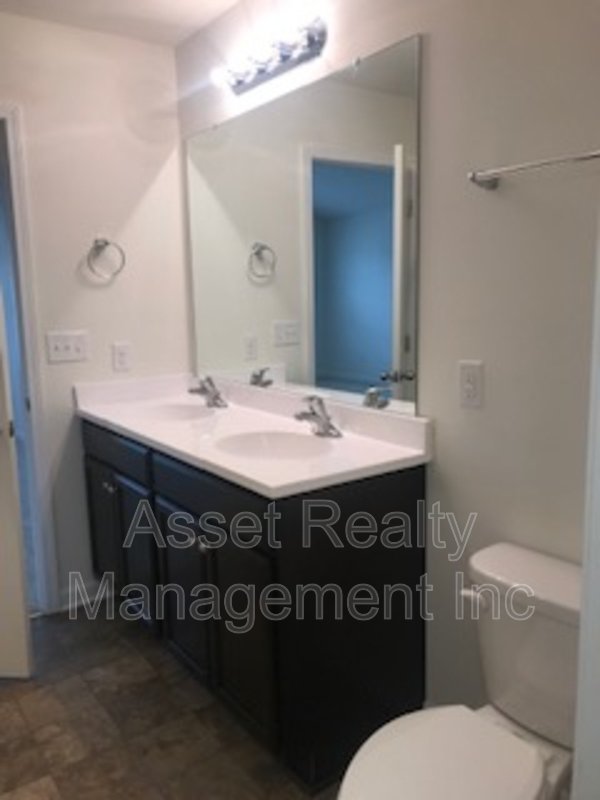 2545 Cottonwood Drive property image