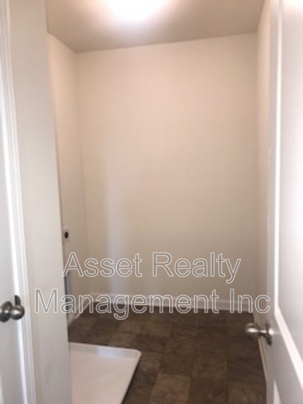 2545 Cottonwood Drive property image