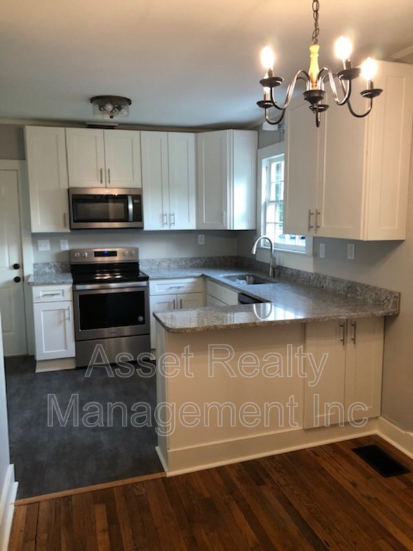 3730 Speedway Circle property image