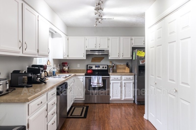 9009 Tall Timber Drive property image