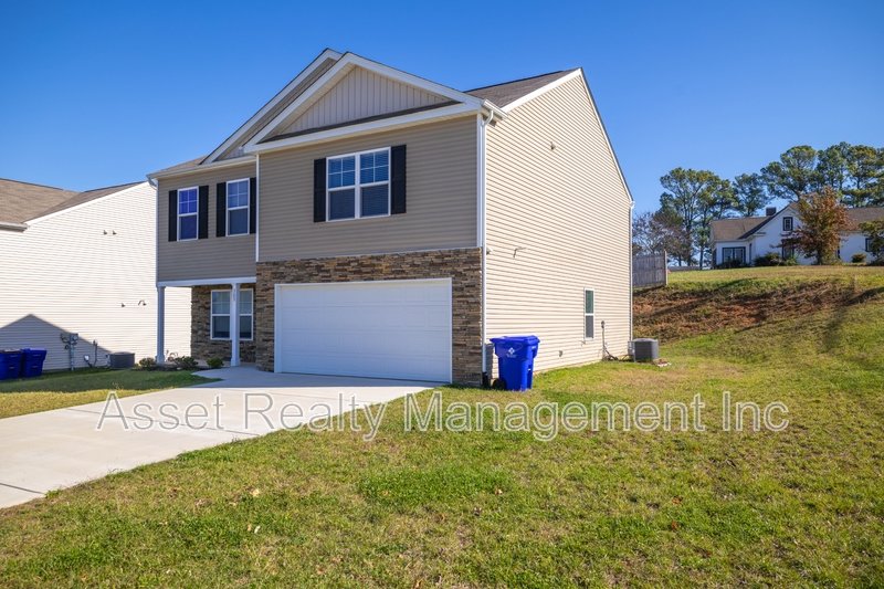 305 Aspen Dr property image