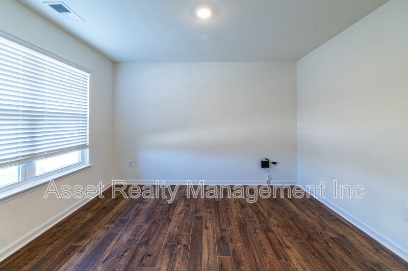 305 Aspen Dr property image