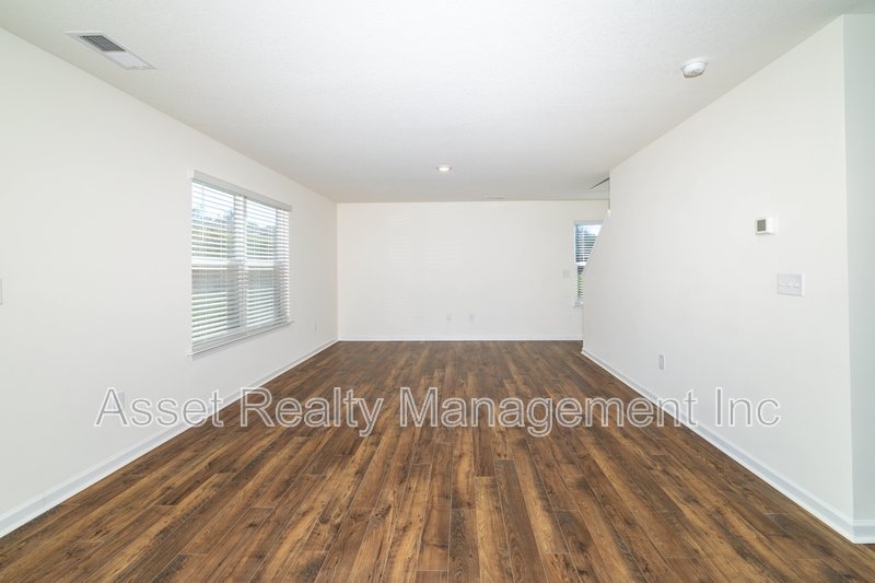 305 Aspen Dr property image