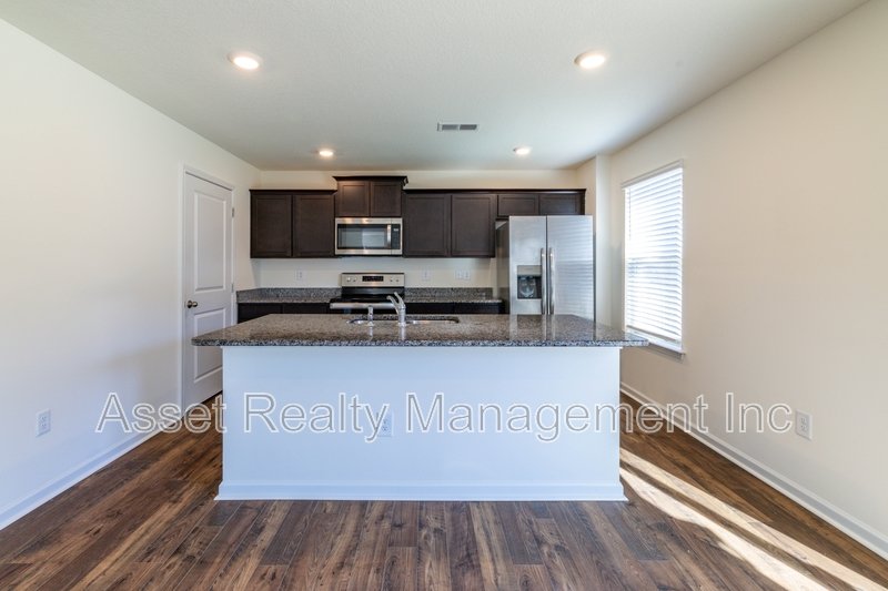 305 Aspen Dr property image