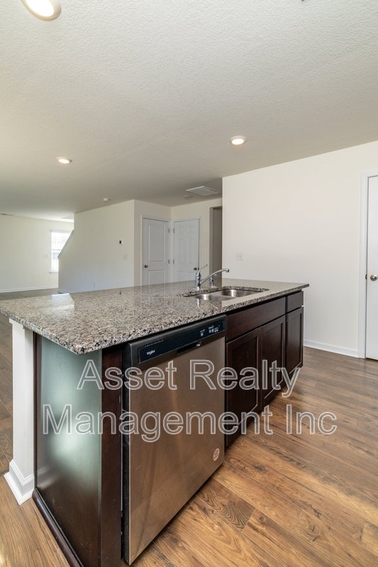 305 Aspen Dr property image