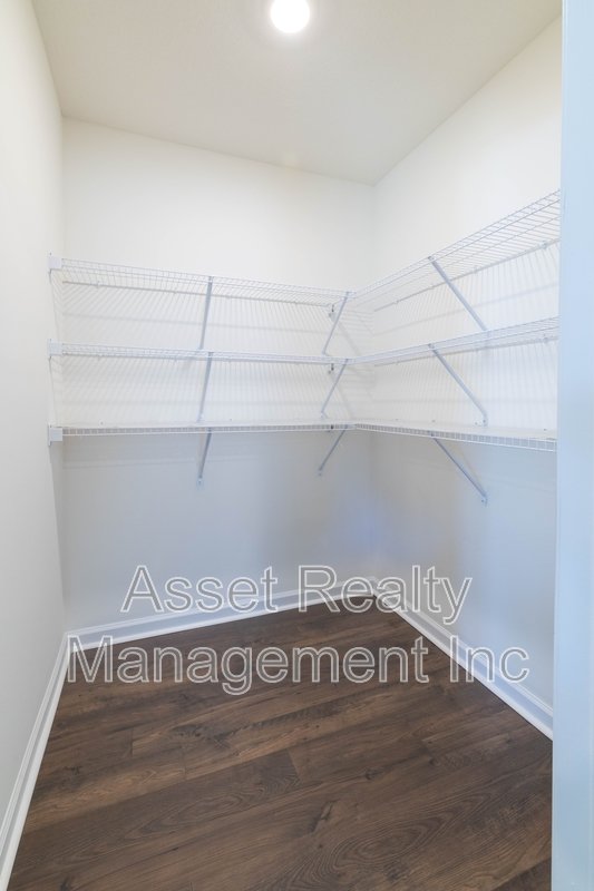 305 Aspen Dr property image