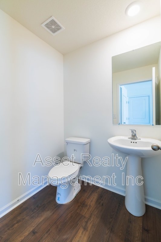 305 Aspen Dr property image