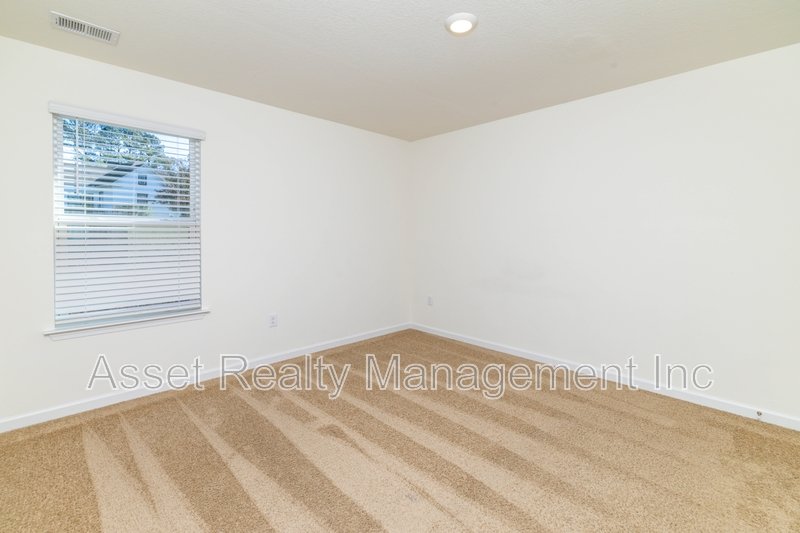 305 Aspen Dr property image