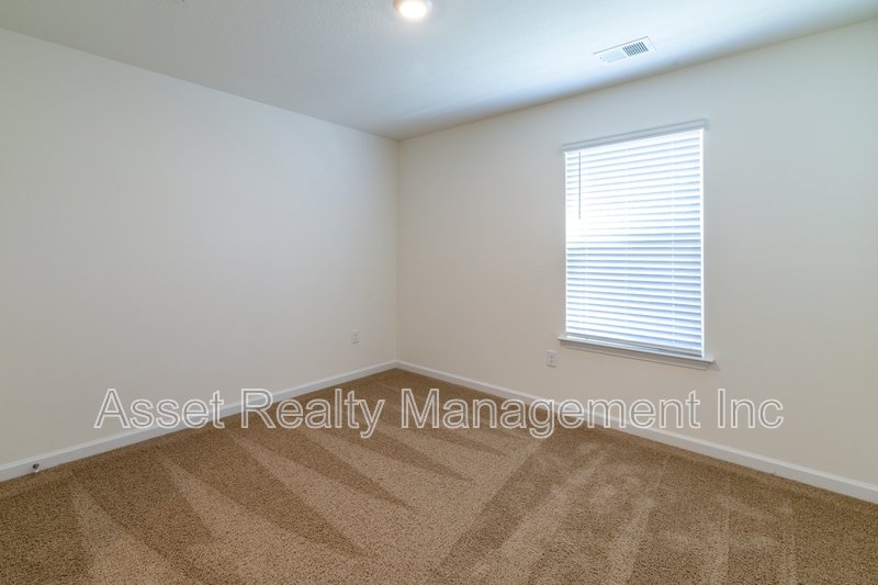 305 Aspen Dr property image