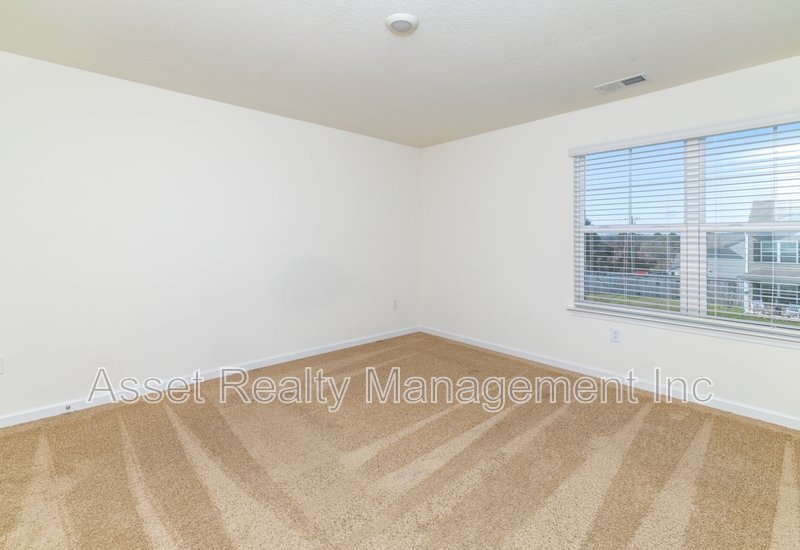 305 Aspen Dr property image