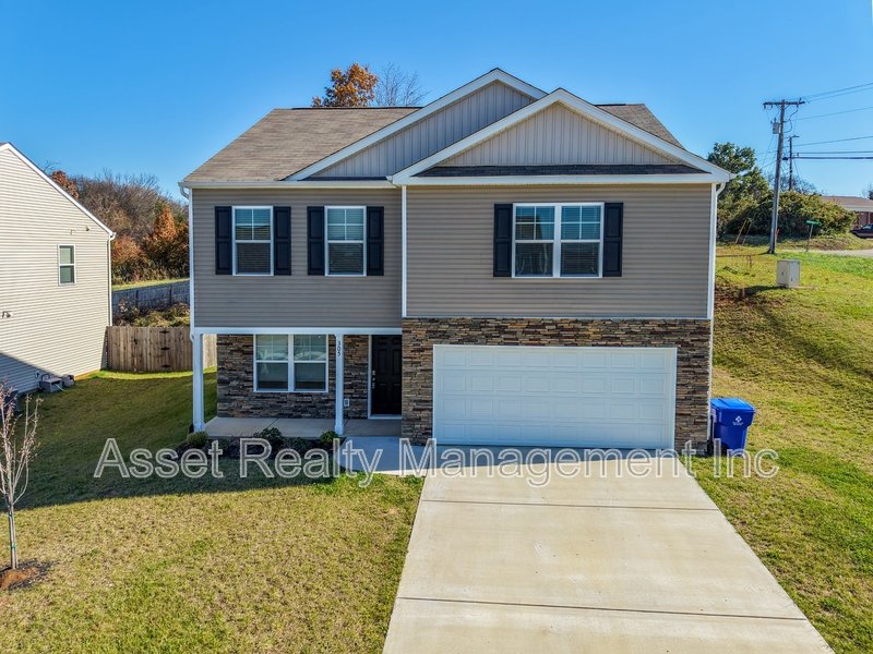 305 Aspen Dr property image