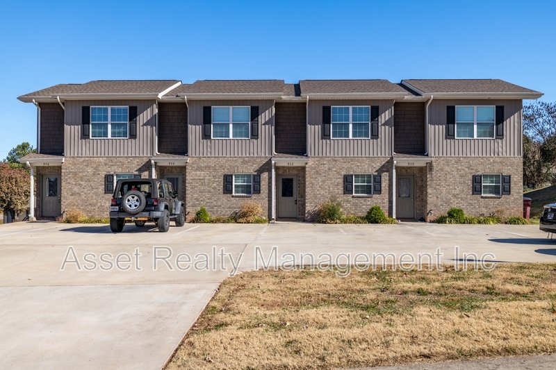 932 Warrior Hill Drive - 1 property image