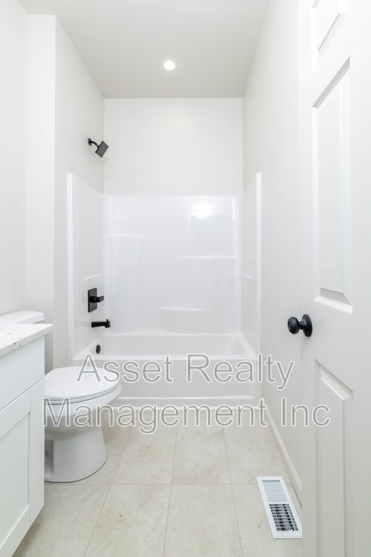 1422 Beaumont Avenue property image