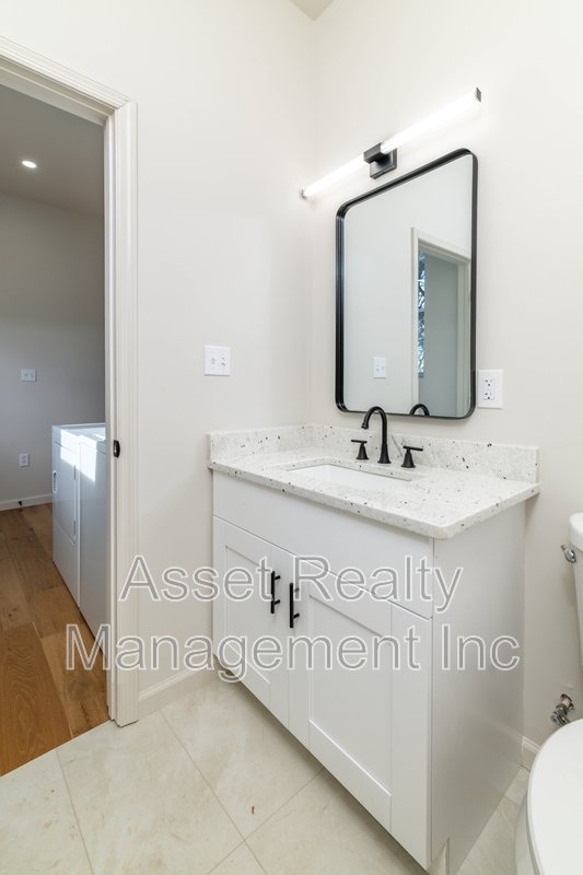 1422 Beaumont Avenue property image