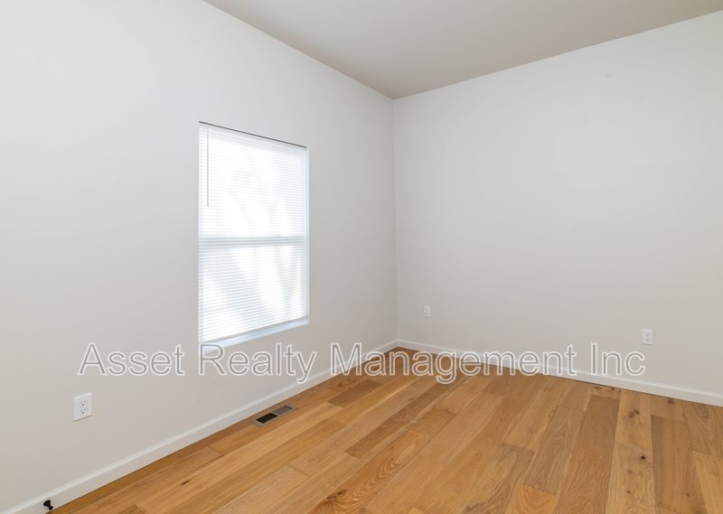 1422 Beaumont Avenue property image