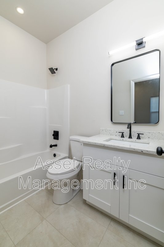 1422 Beaumont Avenue property image