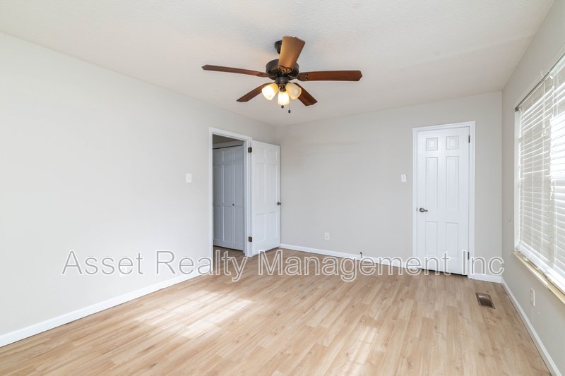 11719 S Williamsburg Drive property image