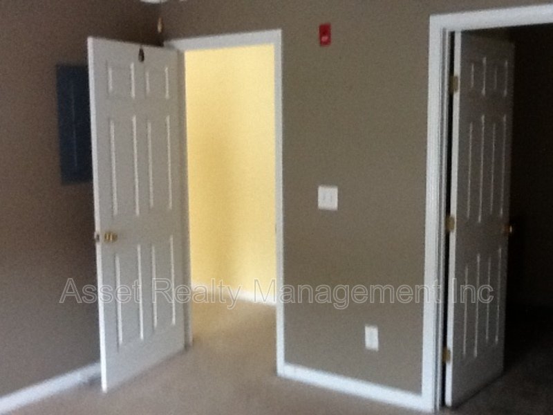 1667 Maple View Way property image