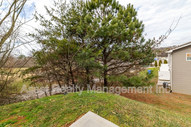 923 Warrior Hill Drive - 1 property image