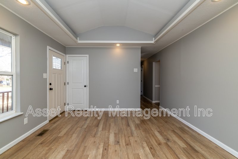 5601 Ludbury Lane property image