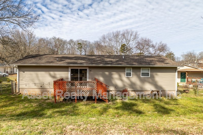 5601 Ludbury Lane property image