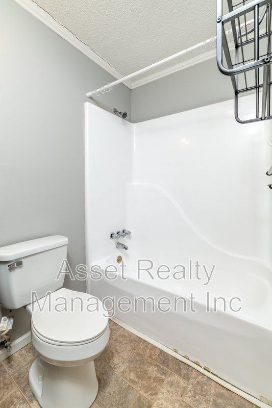 5601 Ludbury Lane property image