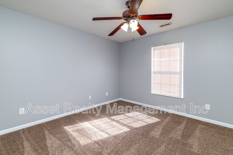 1667 Maple View Way property image