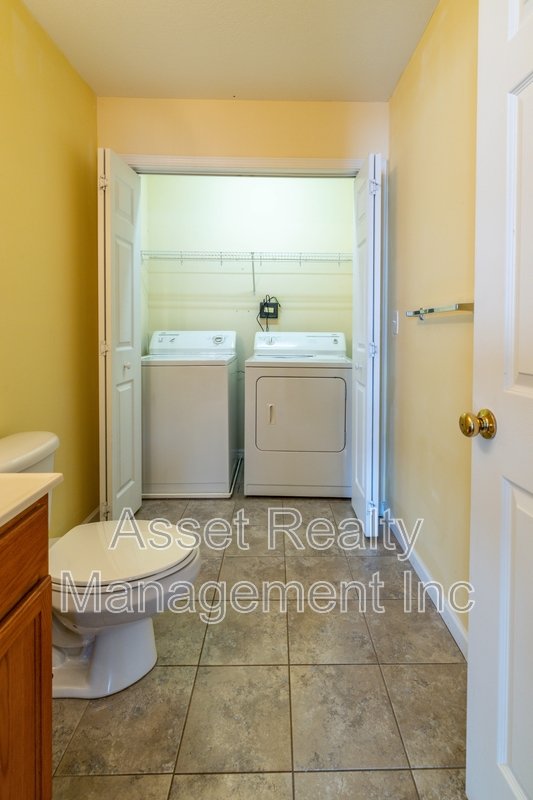 1667 Maple View Way property image