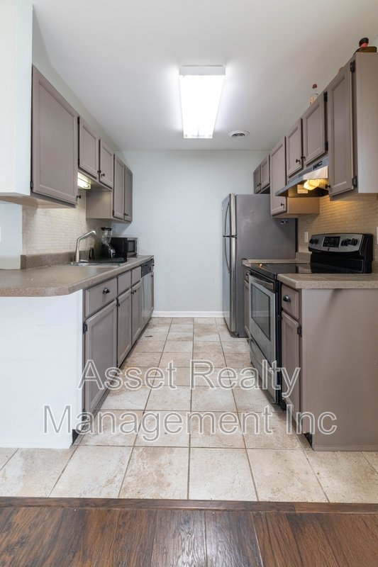 928 Chip Cove Lane - 1 property image