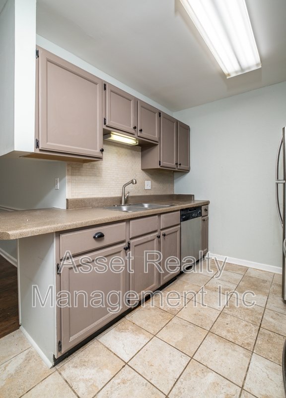 928 Chip Cove Lane - 1 property image