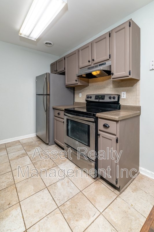 928 Chip Cove Lane - 1 property image