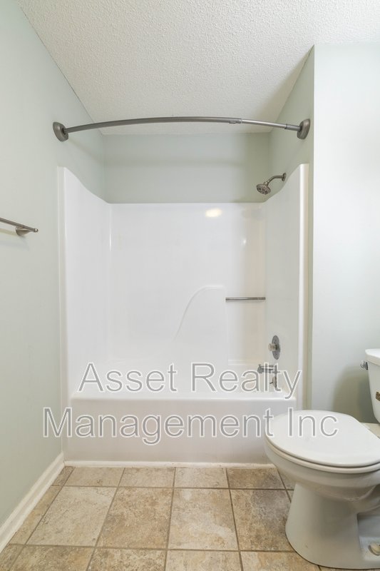 928 Chip Cove Lane - 1 property image