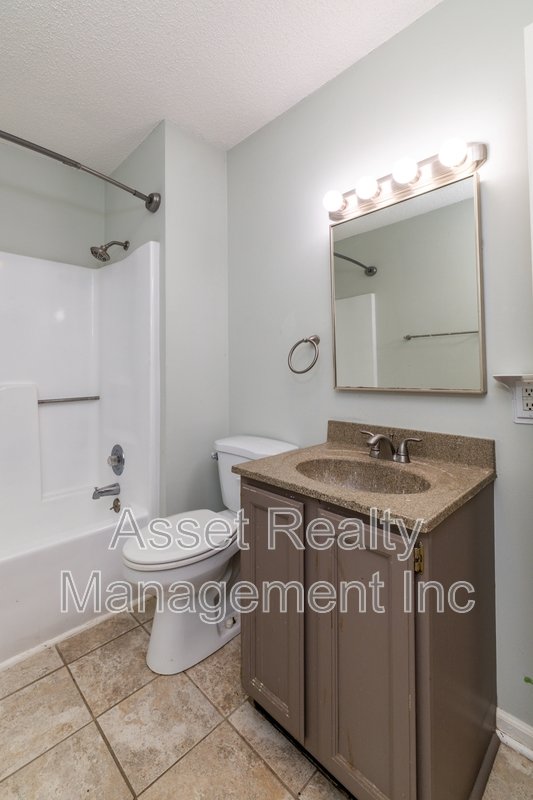 928 Chip Cove Lane - 1 property image