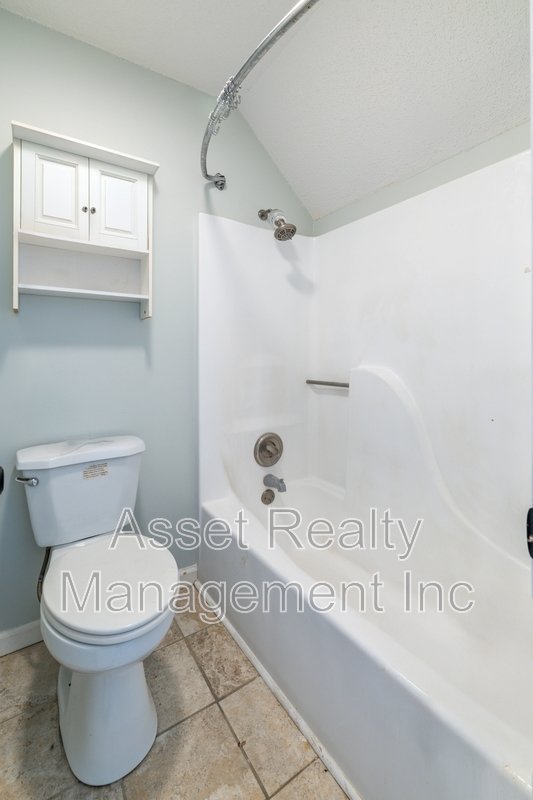 928 Chip Cove Lane - 1 property image