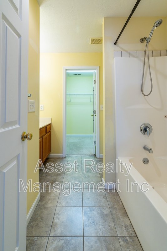 1667 Maple View Way property image