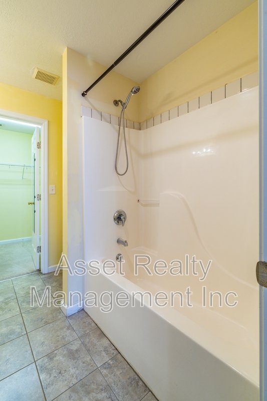 1667 Maple View Way property image