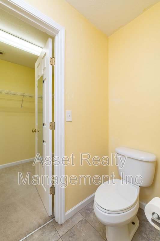 1667 Maple View Way property image