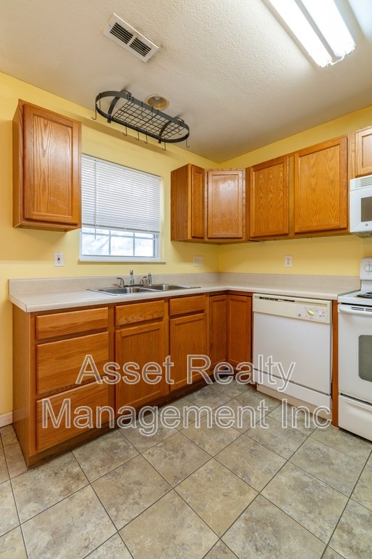 1667 Maple View Way property image
