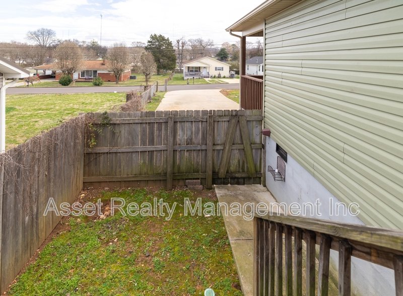 2013 Paris Road property image