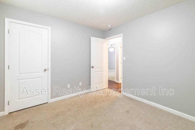 2013 Paris Road property image