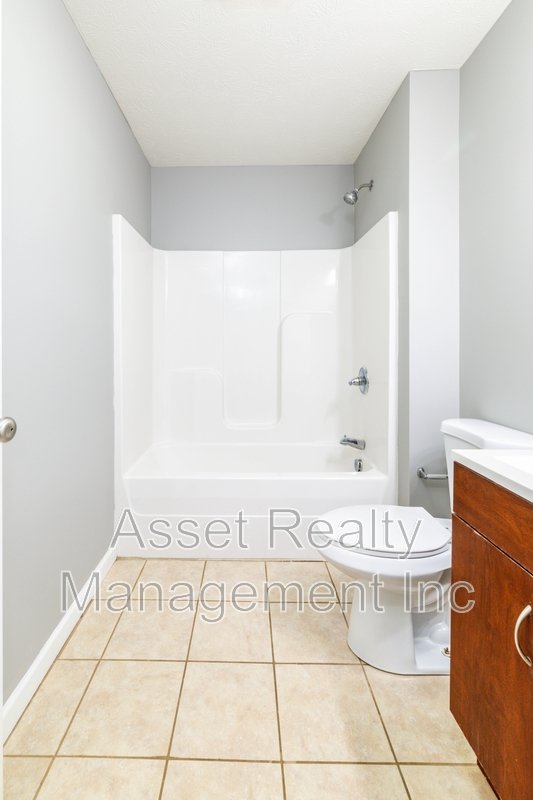 2013 Paris Road property image