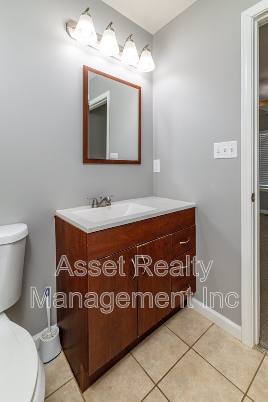 2013 Paris Road property image